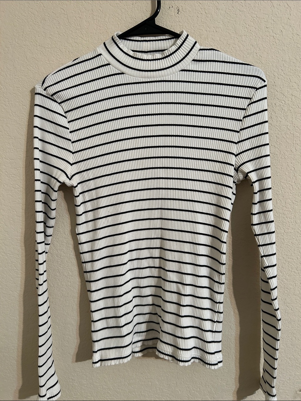 Uniqlo Striped Ribbed Mock Neck Long Sleeve Top - White & Black Minimalist Sleek